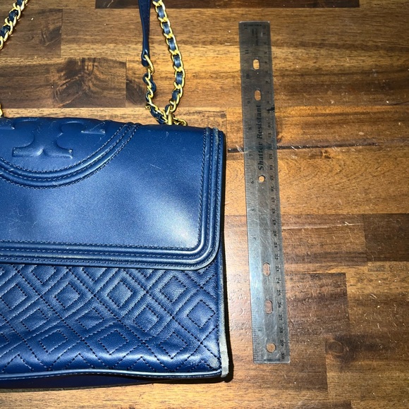 Tory Burch Fleming Convertible quilted leather SHOULDER BAG in navy blue - Picture 11 of 16